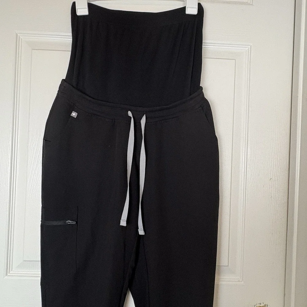 FIGS Women's Black Zamora Maternity Jogger Scrub Pants Small/Tall Full Panel - Picture 5 of 10